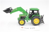 1/32 Scale Model 3350 Tractor
