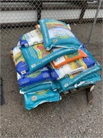 Pallet of mixed fertilizer/compost
