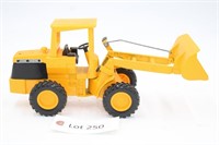 1/24 Scale Payloader Tractor