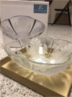 Mikasa crystal Venetian bowl with clear and