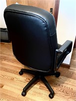 Rollaround executive office chair --very clean