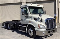 2017 Freightliner Cascadia 113 Road Tractor 6X4