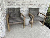 3PC OUTDOOR PATIO CHAIRS & ACCENT TABLE