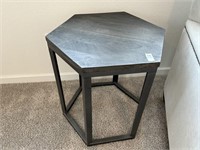 ACCENT TABLE