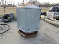 5ft. H x 44in. w Galvanized Feeder w/Top Lid