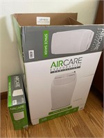 AirCare Evaporative humidifier in box