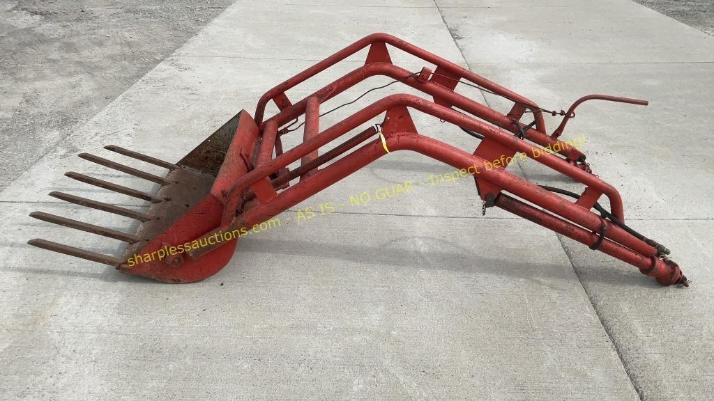 Freemen compact utility loader with cylinders