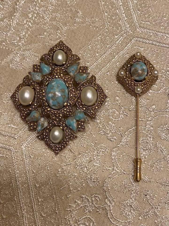 Sarah Coventry 2pc Brooch & Stick Pin Set