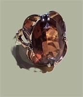 BEAUTIFUL SIGNED 18KT H.G.E. ART DECO TOPAZ RING