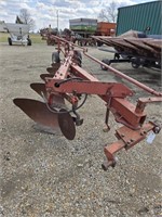 IH 710 5 bottom plow