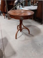 Round Side Table with Drawer 24x26.5