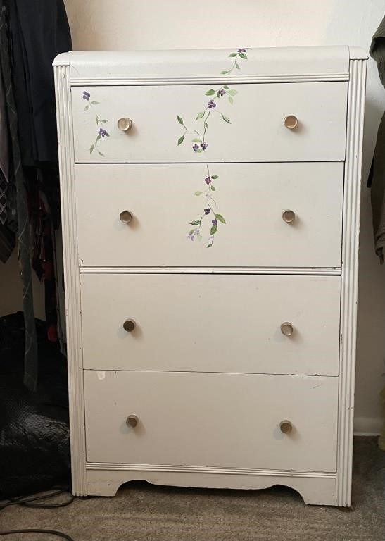 Vintage painted Chest of drawers