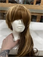 Strawberry blonde wig with chopped swoop