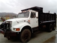 (T) 1998 International 4900 tandem axle dump truck