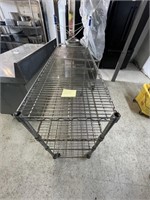 Wire rack on wheels