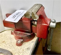 3-1/2" bench vise (bring tools to remove)