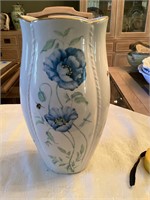 Lenox Morningside cottage vase 11-1/2x7