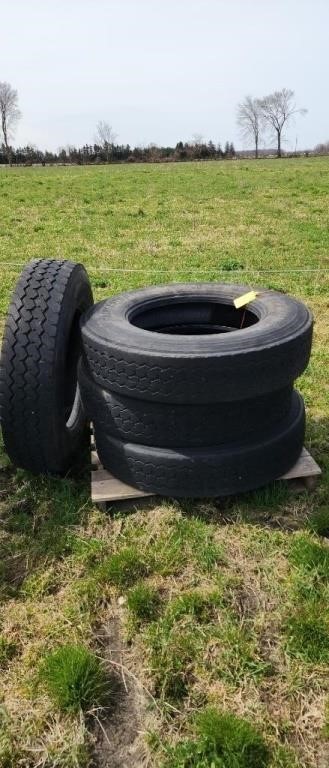 4 ,11r - 24.5 tires
