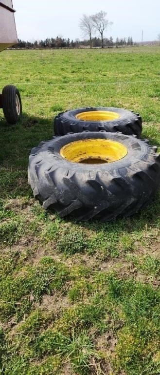 18.4-26 tractor tires on John Deere rims