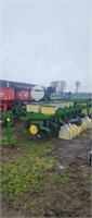 John Deere 7000 8 Row  30" planter