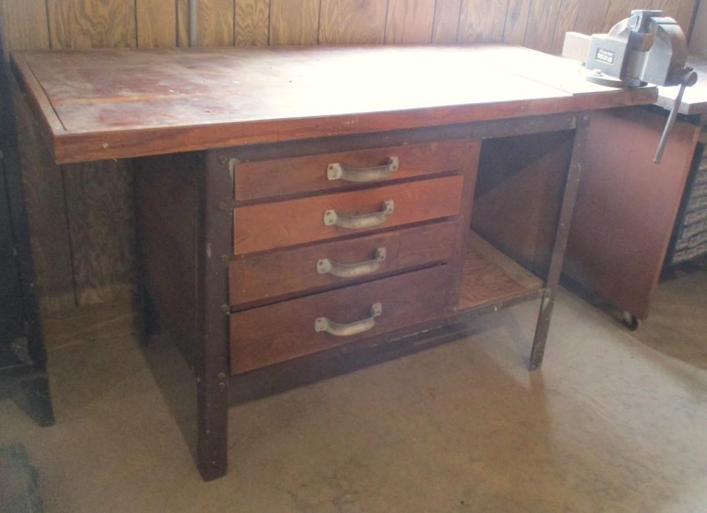 Work Bench with Large Vise