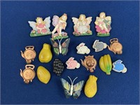 (19) Refrigerator magnets, some are vintage