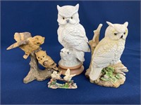 (4) Owl figurines Ceramic and one is plastic, the