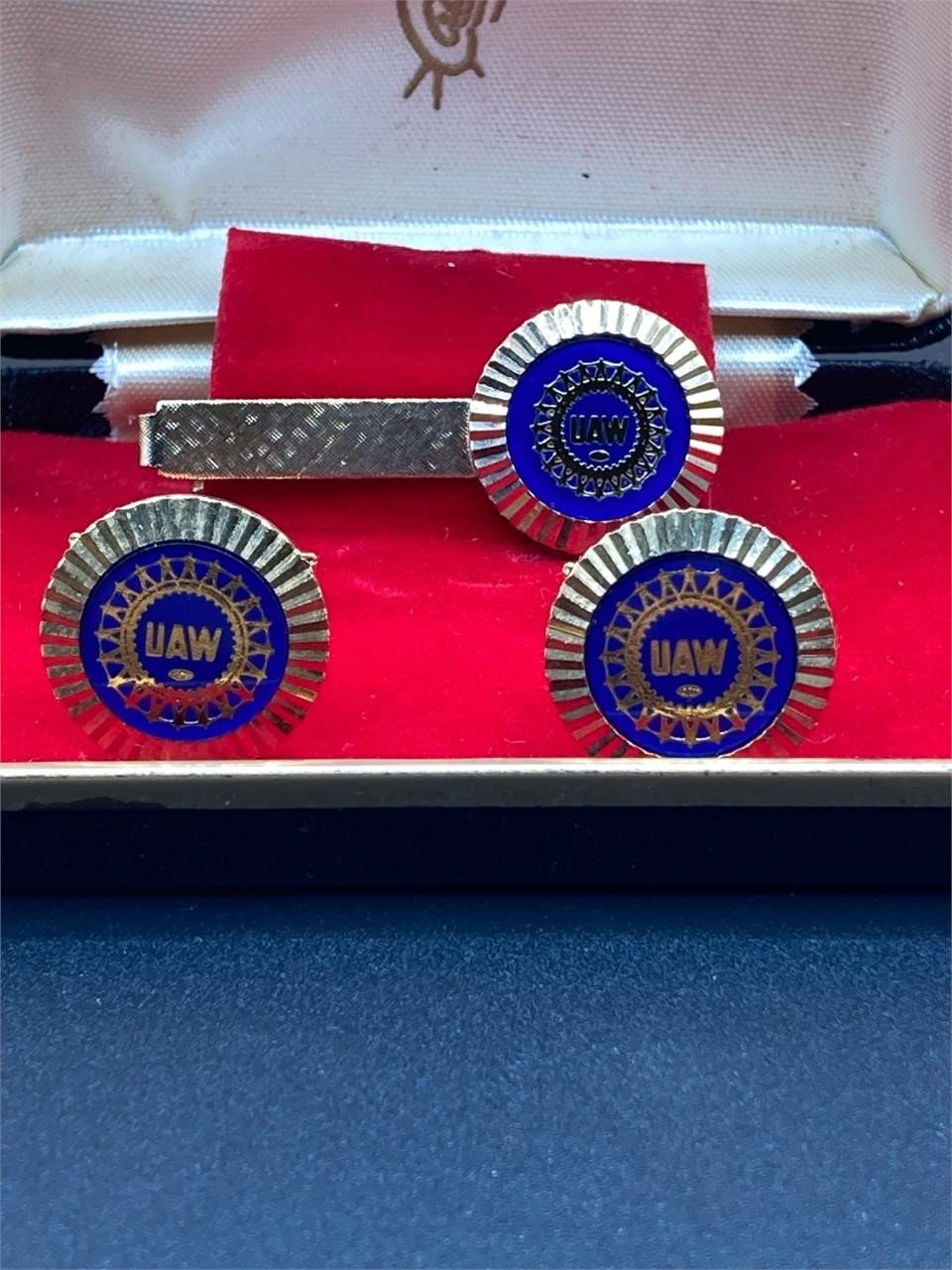 United Auto Workers Tie Pin And Button Lapels