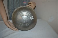 Vtg Unknown HubCap