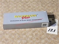 Bachmann Plus Great Northern #3024 EMD GP35 Diesel