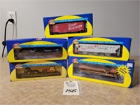 5 Athearn miniature trains all one money