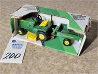 Ertl John Deere Lawn/Garden Tractor w/ Cart