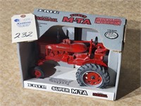 Ertl IHC Farmall SMTA Tractor Special Edition