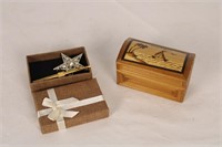 COSTUME JEWELRY BROOCHES AND BAHAMAS WOODEN BOX