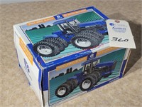 Ertl Collectibles New Holland 9882 4WD 1/32 in Ori