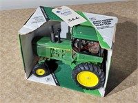 Ertl John Deere Row Crop Tractor 40/50 Series 1/16