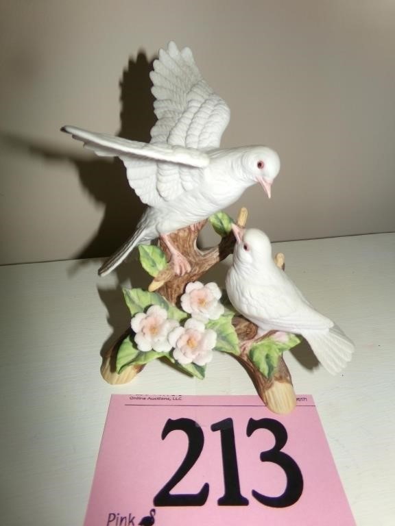 BEAUTIFUL BIRD FIGURINE