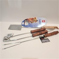 BBQ utensils \ Q3