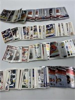 LOT OF ASSORTED HOCKEY CARDS