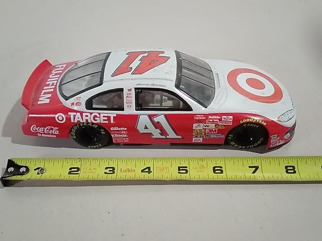 1:24 Diecast Nascar 2002 Dodge Intrepid