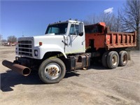 1981 INTERNATIONAL S-SERIES W/ 13FT DUMP