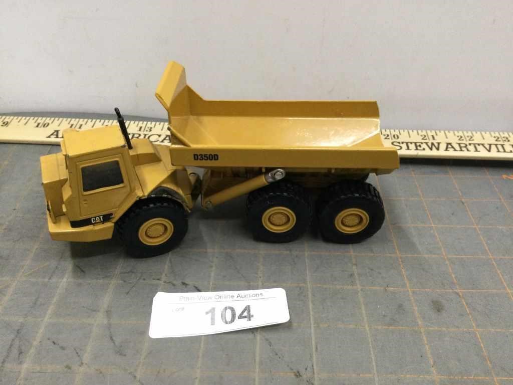 Cat D3500 dump truck