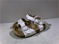 Old Navy kids sandals, size 6 white