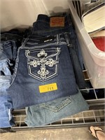 LOT OF JEANS MIXED SIZES