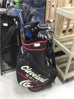 Cleveland golf bag with clubs