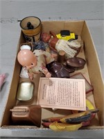 Tray Lot of Assorted Vintage Items