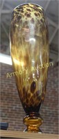 ART GLASS VASE