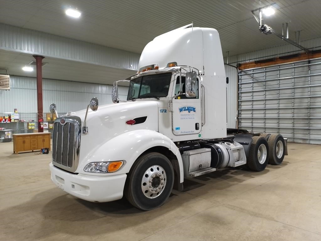 2013 Peterbilt T/A Highway Tractor