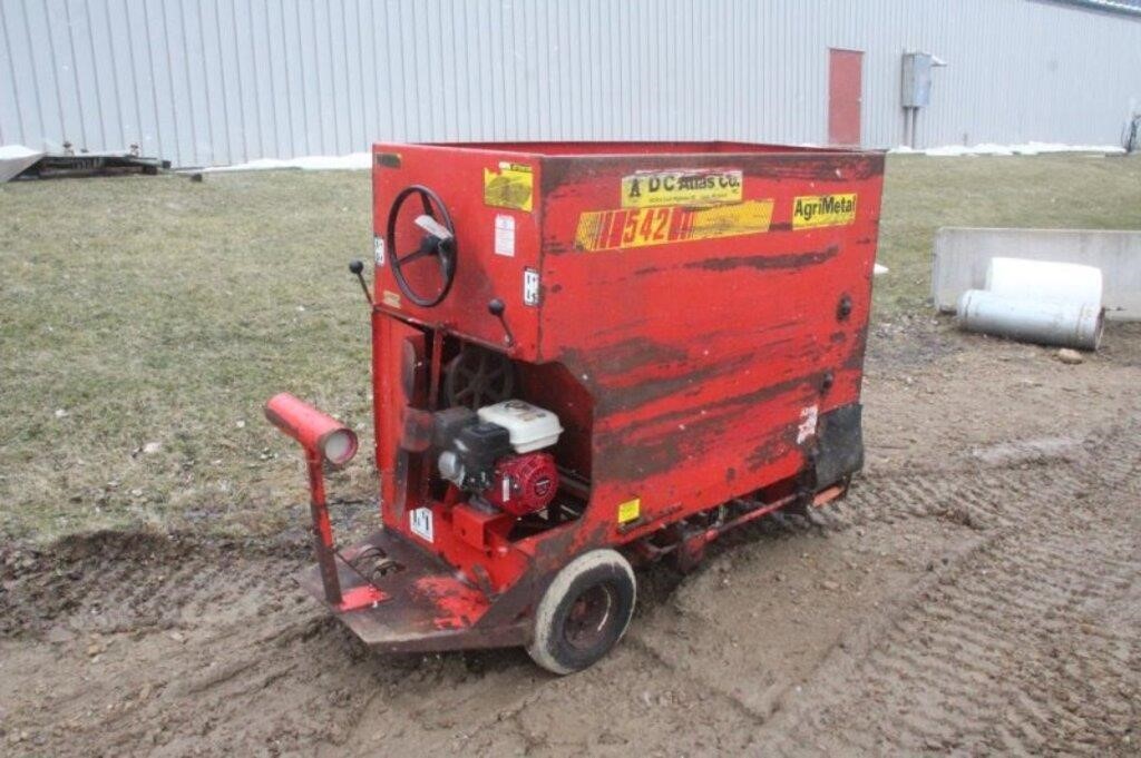 Agrimetal 542 Gas Powered Feed Cart