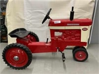 Scale Models Case IH Farmall 560 pedal tractor,